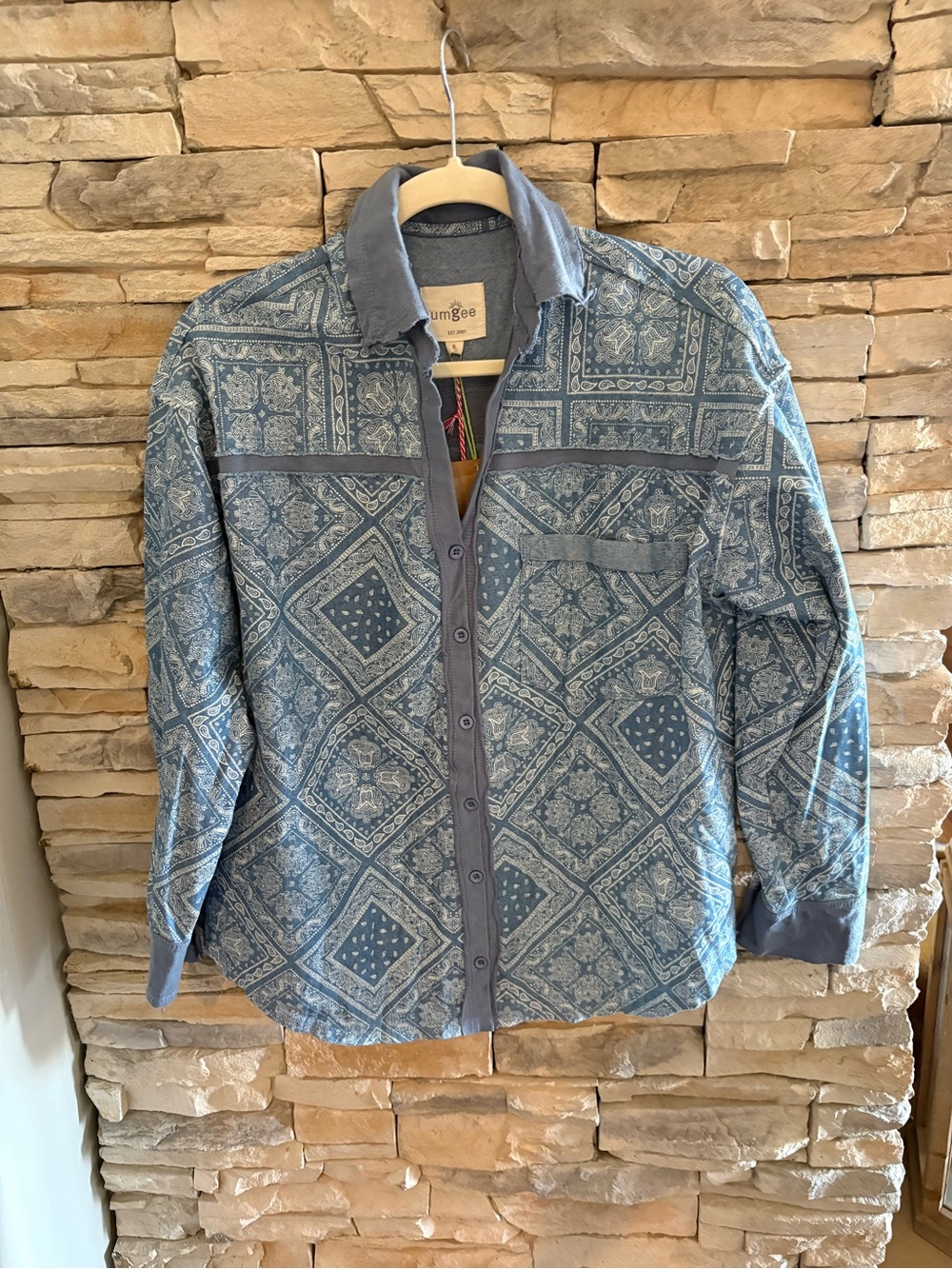 NWT. Umgee Blue Patterned Button-Up Blouse with Contrast Trim, Size S